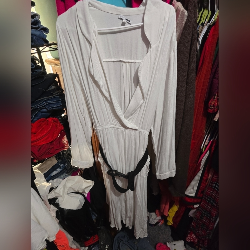Fashion nova long sleeve white dress with belt 3x